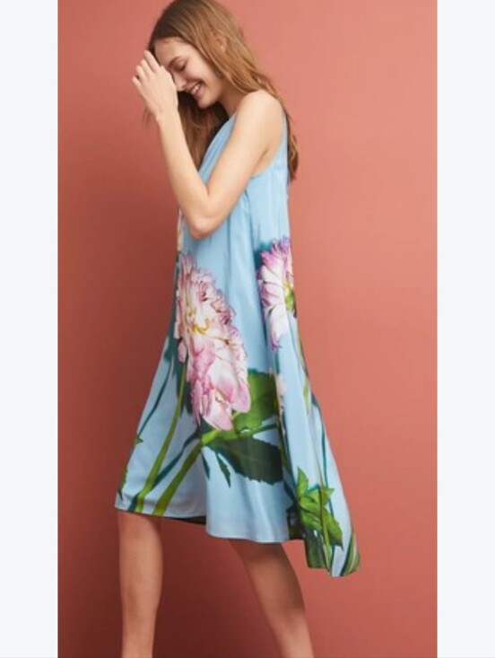 By Anthropologie Dresses & Skirts - Anthropologie Photorealistic Silk Sleeveless Peonies Floral Shift Dress Size 6